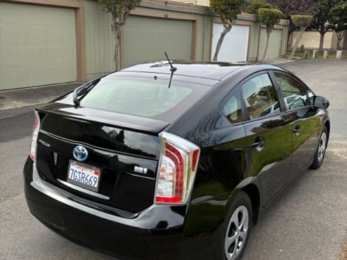 Used 2014 Toyota Prius Two image 4