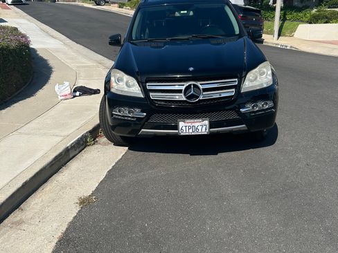 Used 2011 Mercedes-Benz GL 450 4MATIC image 4