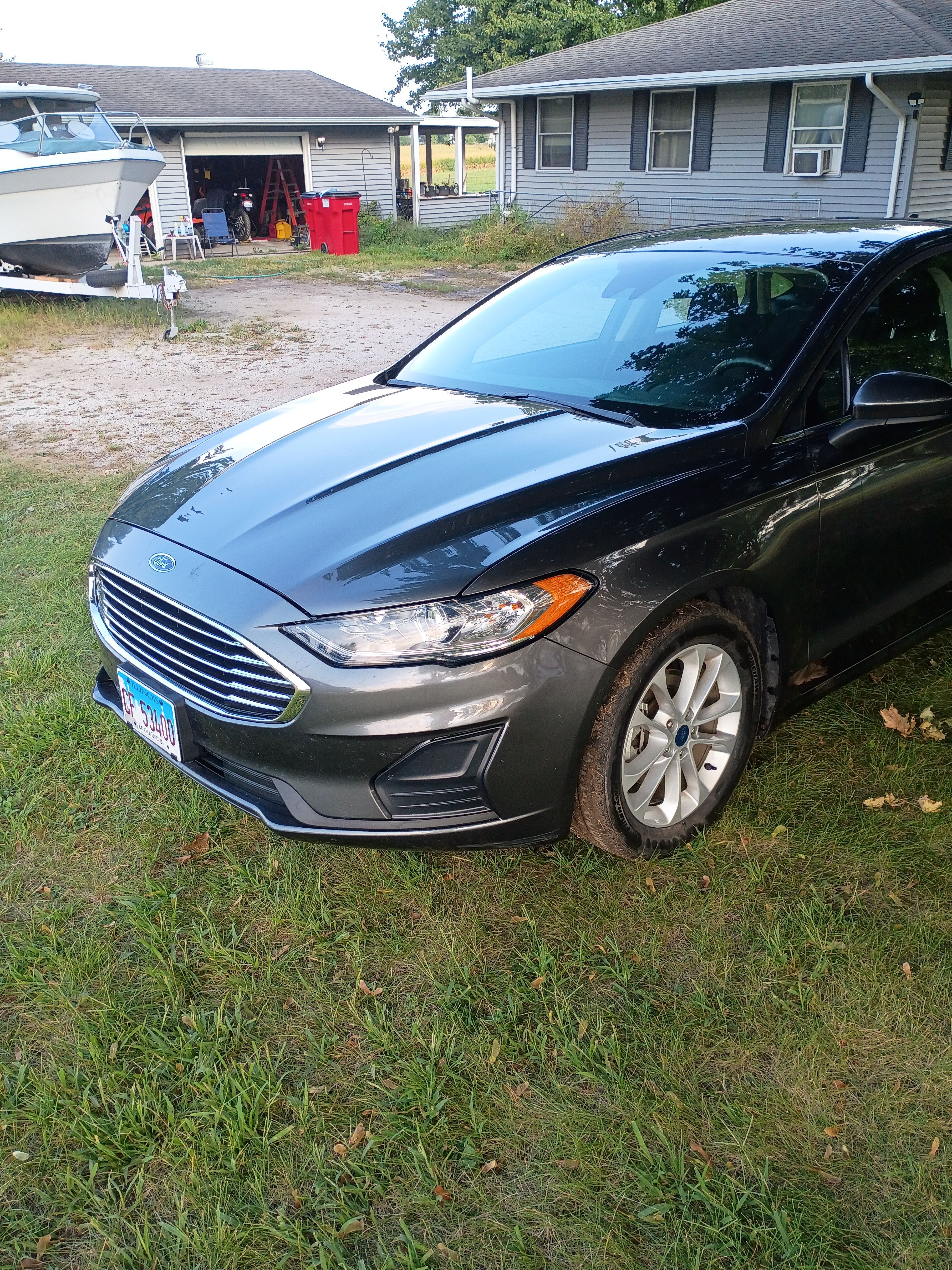 Used 2020 Ford Fusion SE FWD image 1