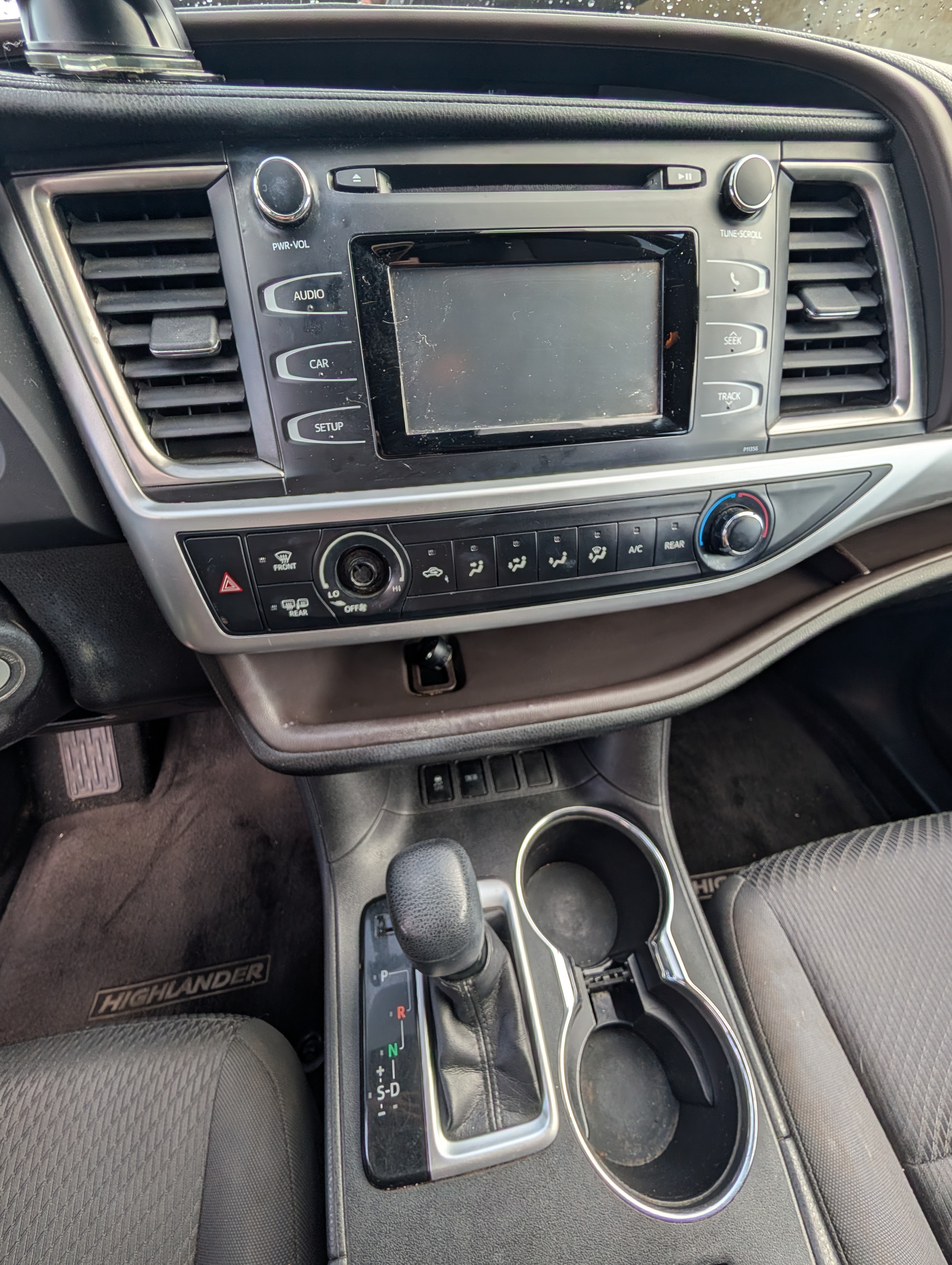 Used 2017 Toyota Highlander LE FWD image 10