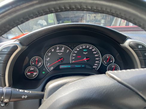 Used 2005 Chevrolet Corvette Convertible w/ Preferred Equipment Group RWD image 11
