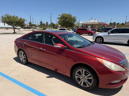 Used 2011 Hyundai Sonata Limited FWD image 2