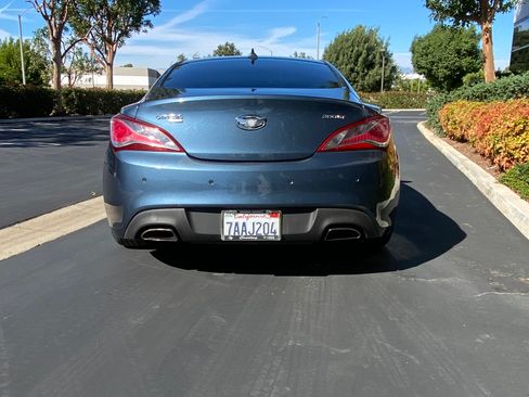Used 2013 Hyundai Genesis 3.8 image 6