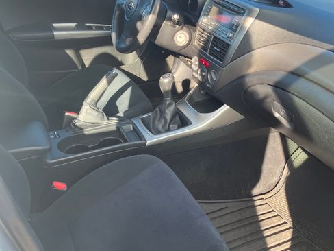 Used 2010 Subaru Impreza 2.5i Premium image 6