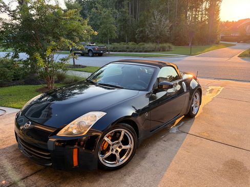 Used 2007 Nissan 350Z Grand Touring RWD image 8