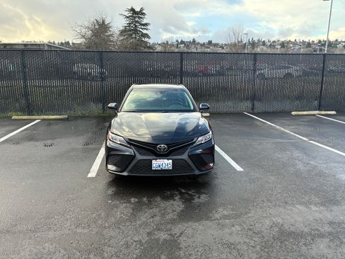 Used 2018 Toyota Camry SE image 5