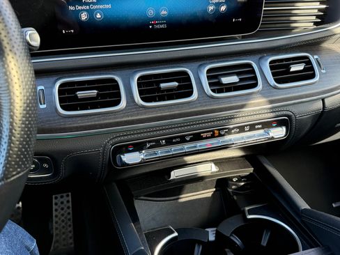 Used 2022 Mercedes-Benz GLS 450 4MATIC image 14