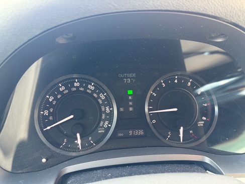 Used 2010 Lexus IS 250C RWD image 26