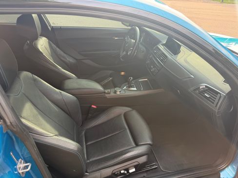 Used 2018 BMW M2 RWD image 21