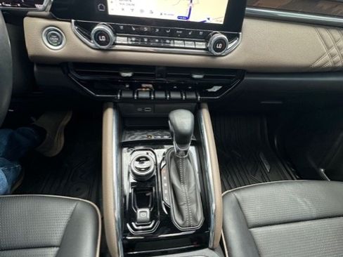 Used 2024 GMC Canyon Denali w/ LPO, Denali Black Edition image 16