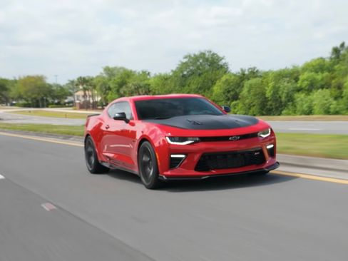 Used 2017 Chevrolet Camaro SS RWD image 1