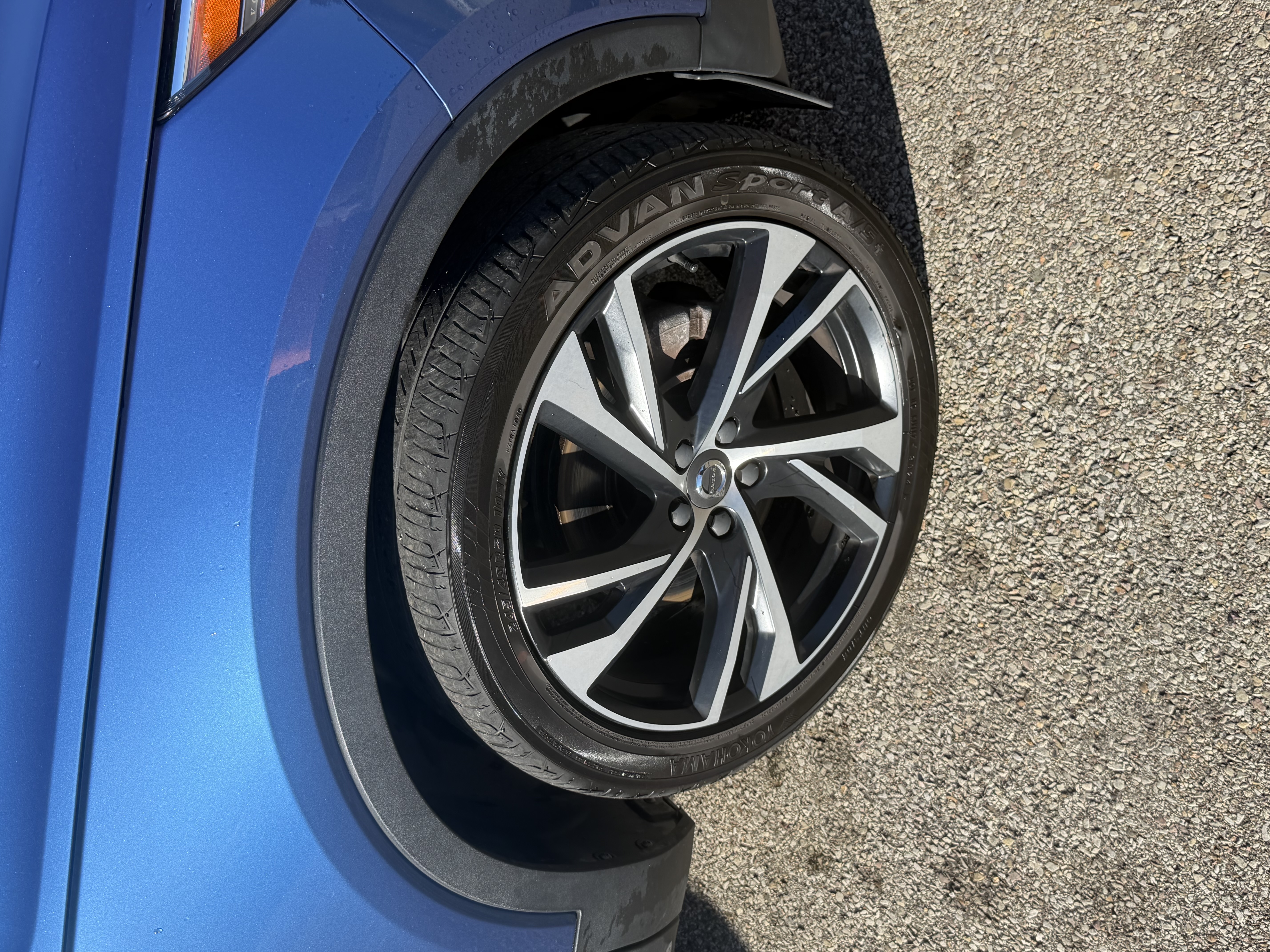 Used 2021 Volvo XC40 T5 R-Design w/ Protection Package Premier AWD/4WD image 14