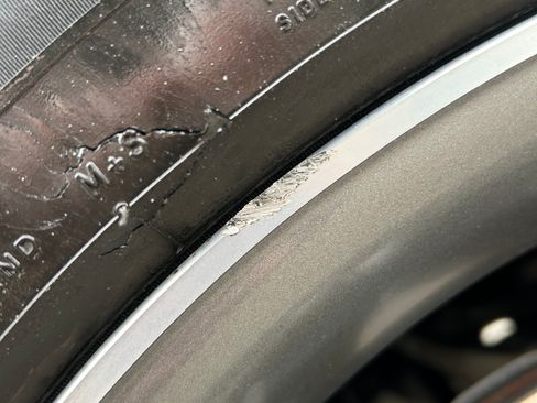 Used 2025 Genesis GV80 3.5T AWD/4WD image 12