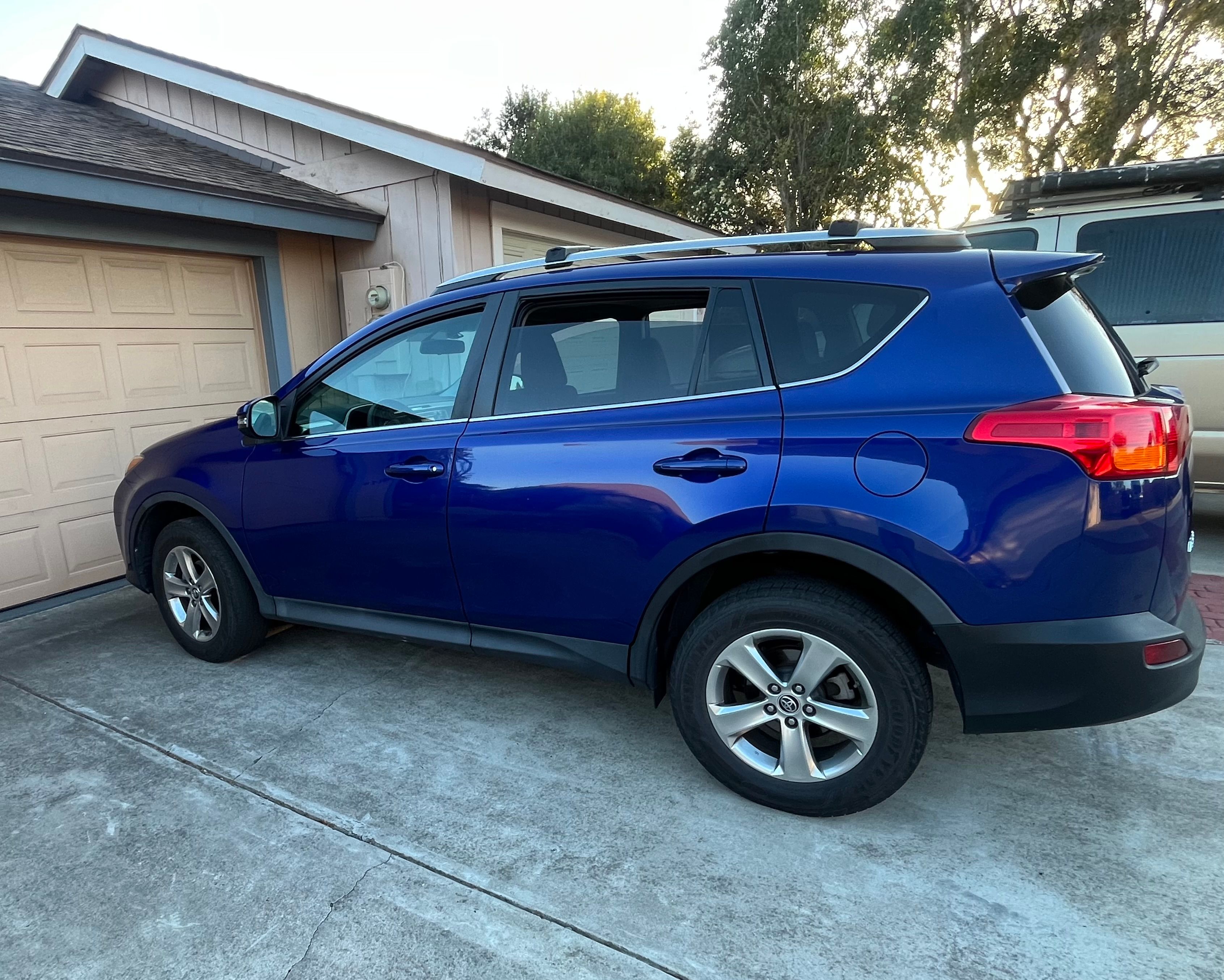 Used 2015 Toyota RAV4 XLE AWD/4WD image 13