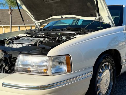 Used 1999 Cadillac De Ville Sedan w/ Comfort/Convenience Pkg image 13