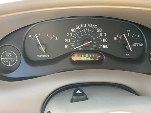 Used 2004 Buick Century Sedan image 9