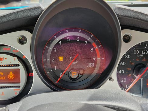 Used 2010 Nissan 370Z Touring image 15