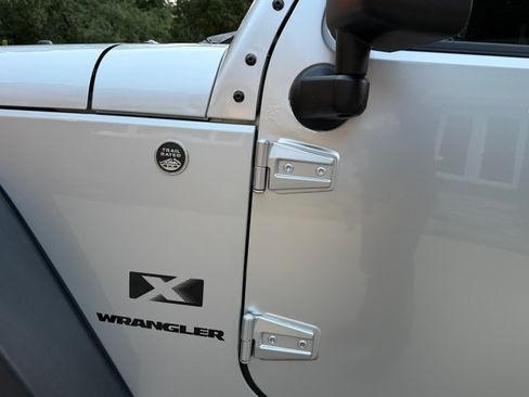 Used 2008 Jeep Wrangler X AWD/4WD image 10