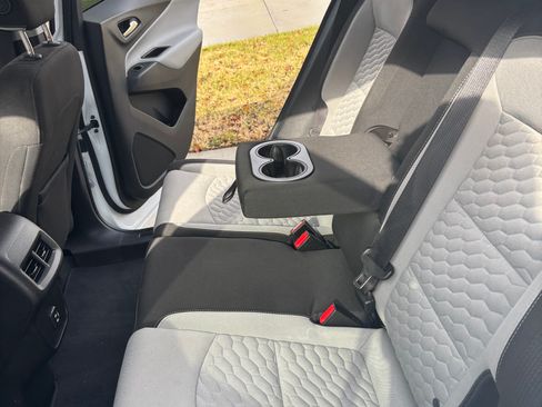 Used 2019 Chevrolet Equinox LT image 17