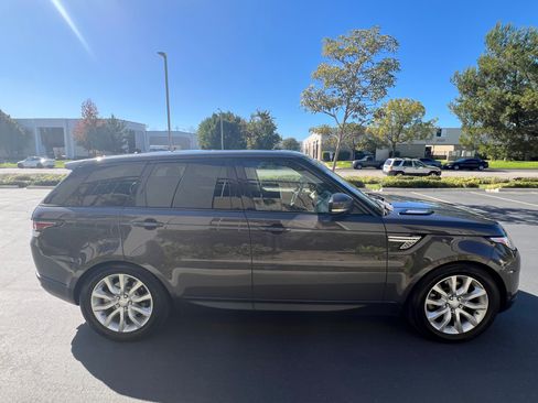 Used 2016 Land Rover Range Rover Sport HSE image 8