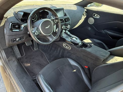 Used 2020 Aston Martin V8 Vantage Coupe image 15