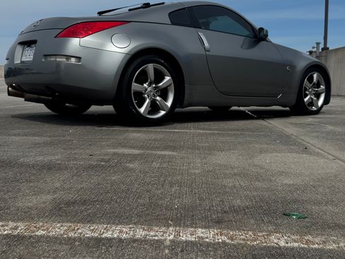 Used 2006 Nissan 350Z Coupe RWD image 4