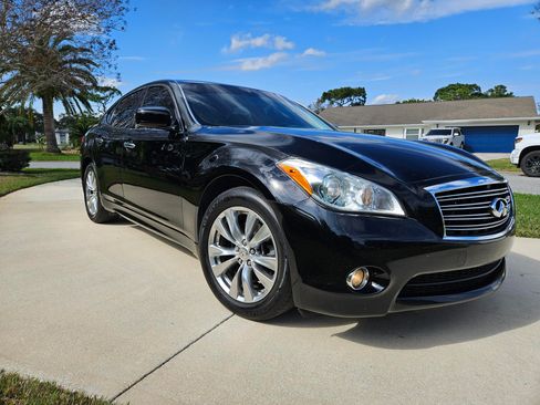 Used 2013 INFINITI M37 w/ Premium Pkg image 2