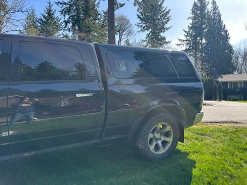 Used 2015 RAM 1500 Laramie w/ Convenience Group image 6