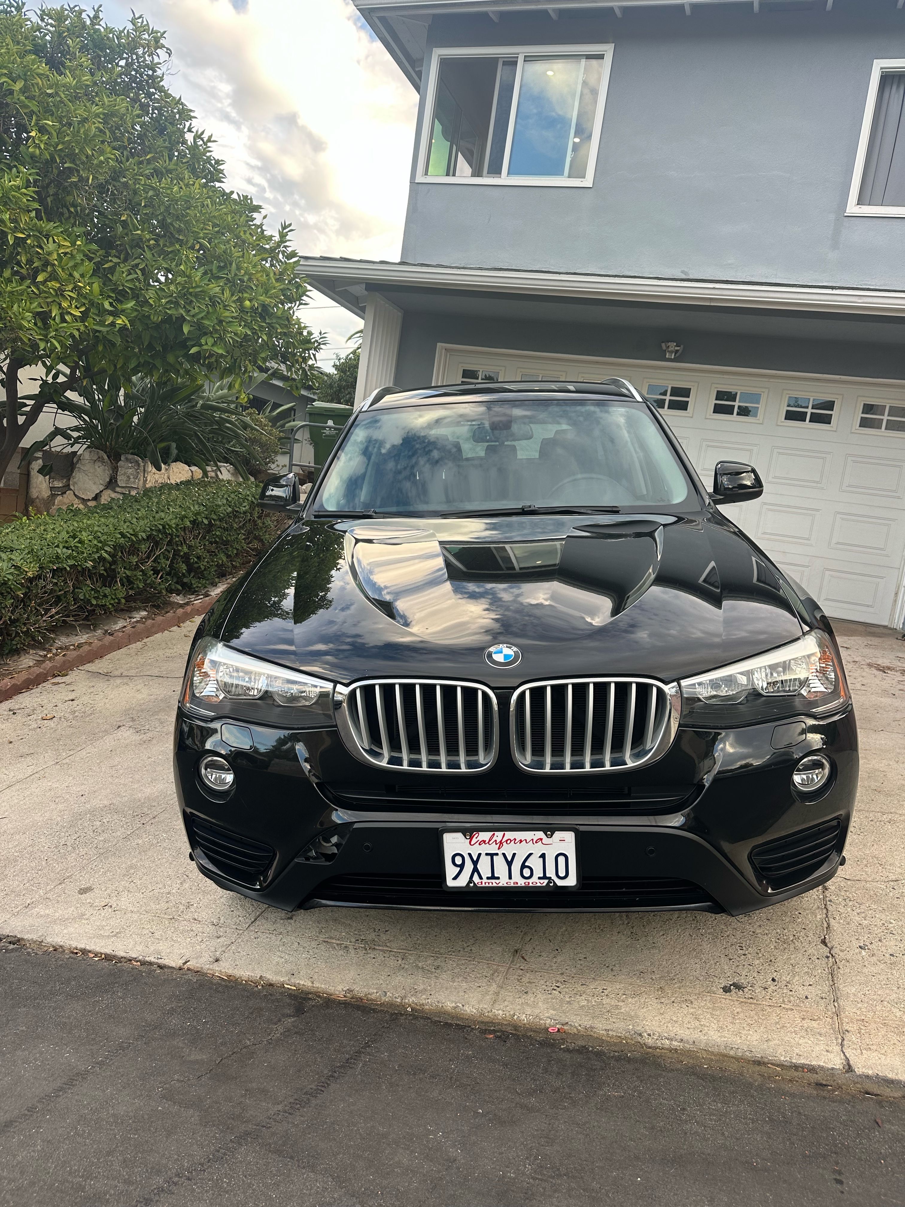 Used 2017 BMW X3 sDrive28i RWD image 1
