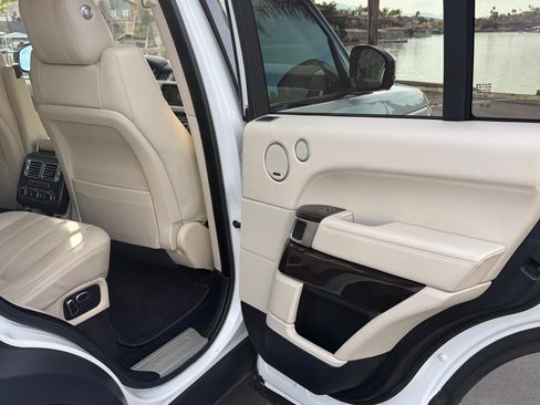 Used 2015 Land Rover Range Rover Supercharged image 18