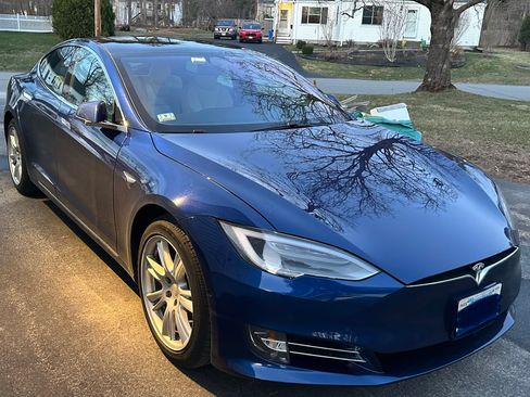 Used 2020 Tesla Model S Long Range Plus image 2