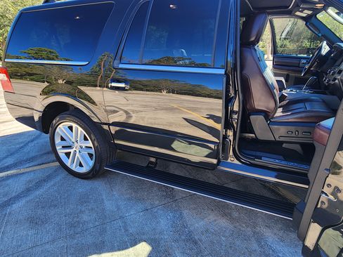 Used 2015 Ford Expedition EL Platinum image 11