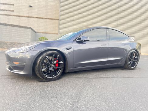 Used 2022 Tesla Model 3 Performance image 1