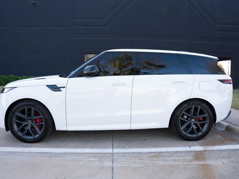 Used 2025 Land Rover Range Rover Sport Dynamic SE image 5