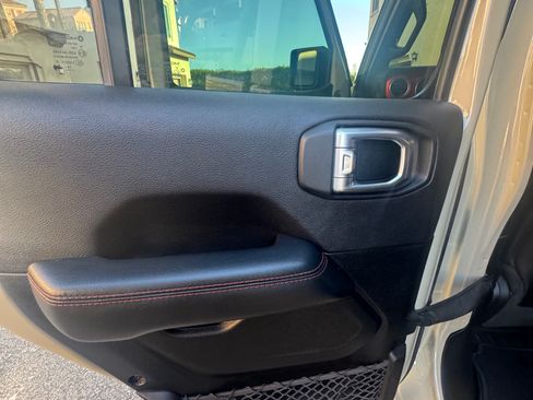 Used 2020 Jeep Gladiator Rubicon image 24