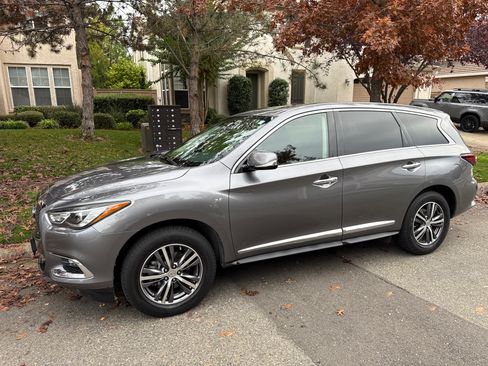 Used 2018 INFINITI QX60 FWD image 1