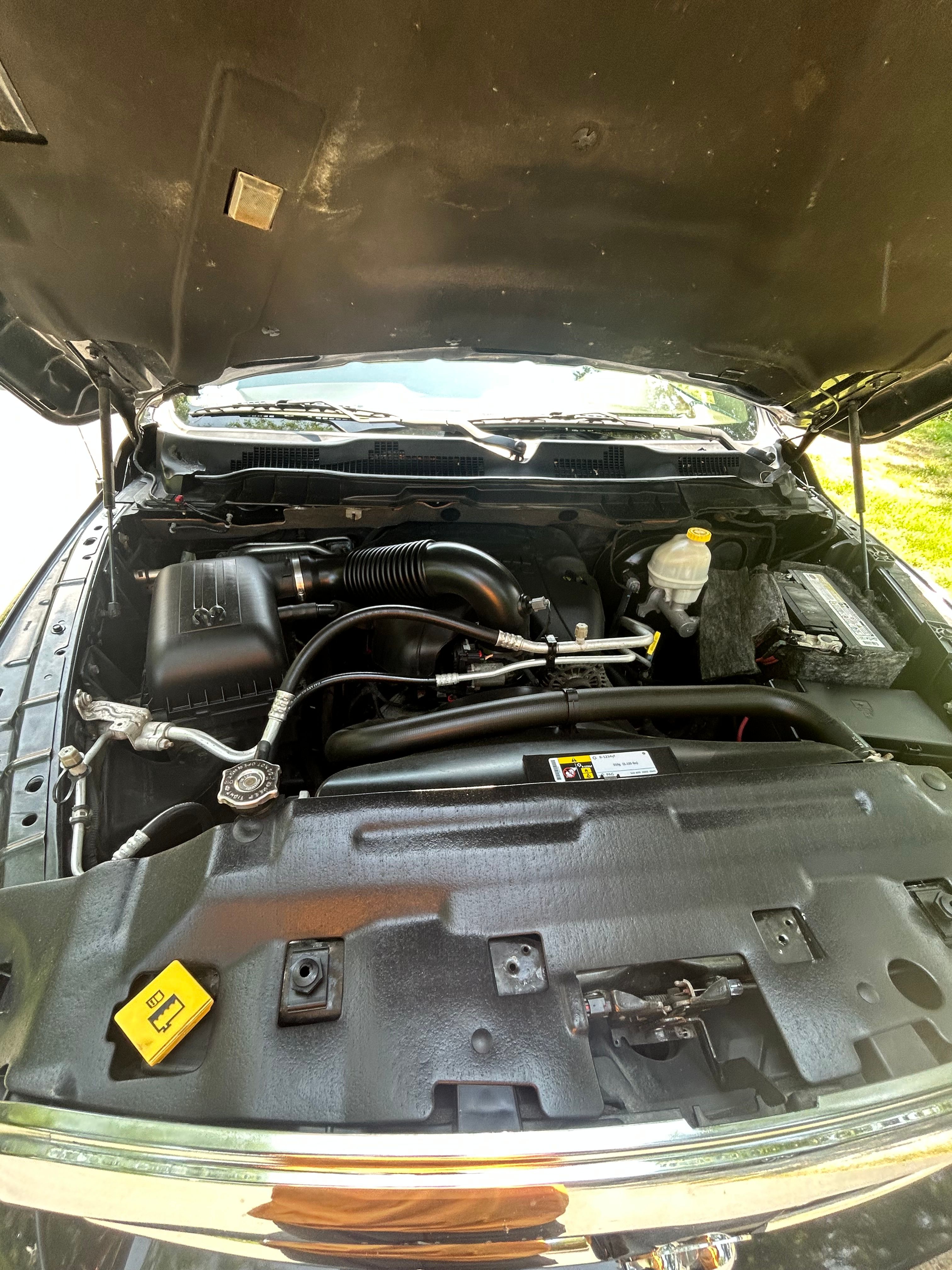 Used 2015 RAM 1500 Laramie w/ Convenience Group AWD/4WD image 2