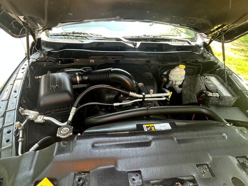 Used 2015 RAM 1500 Laramie w/ Convenience Group AWD/4WD image 2