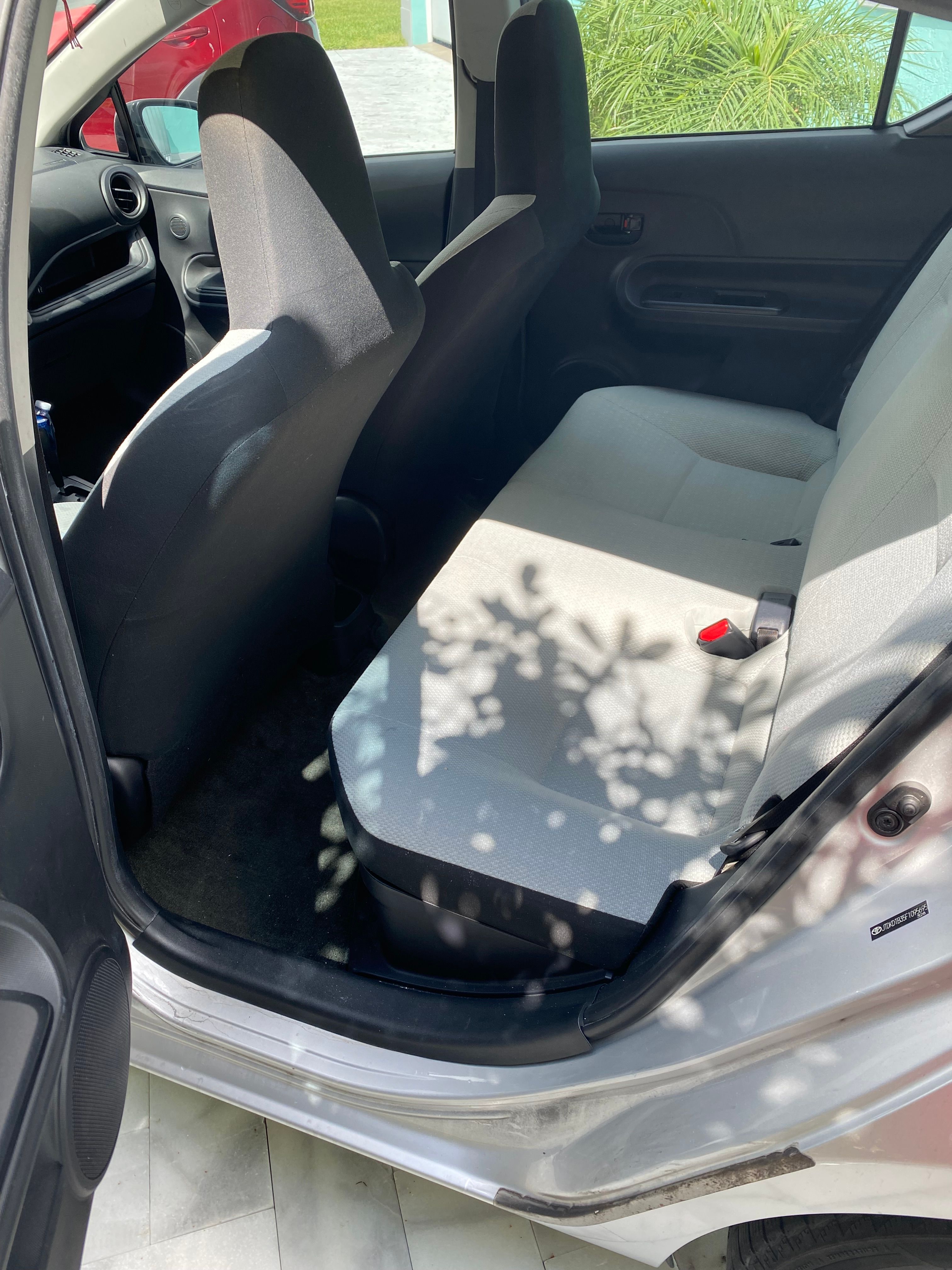 Used 2015 Toyota Prius C FWD image 6