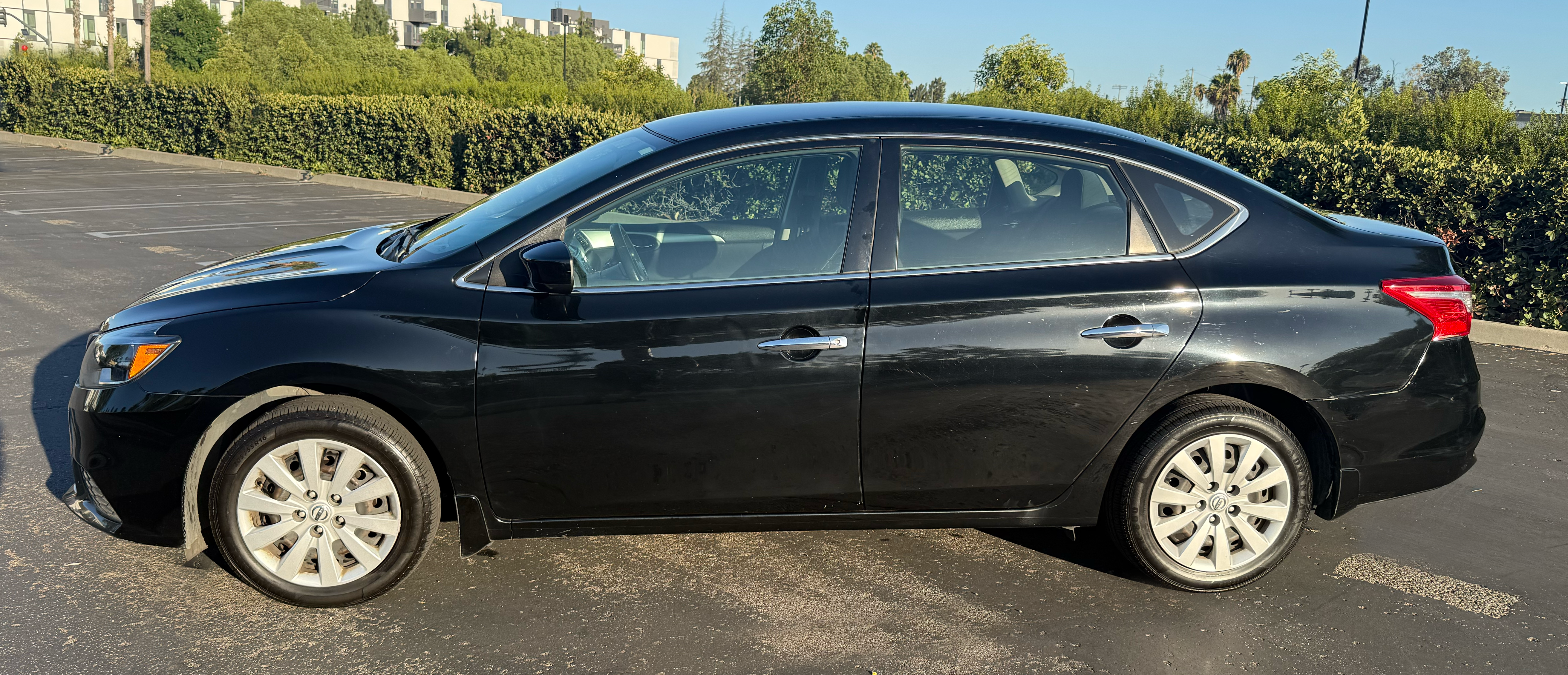 Used 2018 Nissan Sentra S FWD image 4