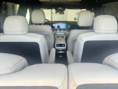 Used 2024 Mercedes-Benz GLS 450 4MATIC image 13