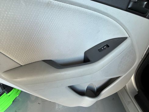 Used 2013 Kia Optima LX FWD image 9