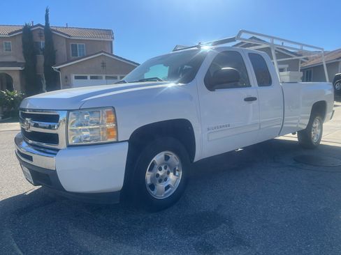 Used 2010 Chevrolet Silverado 1500 LT w/ Power Pack Plus image 2