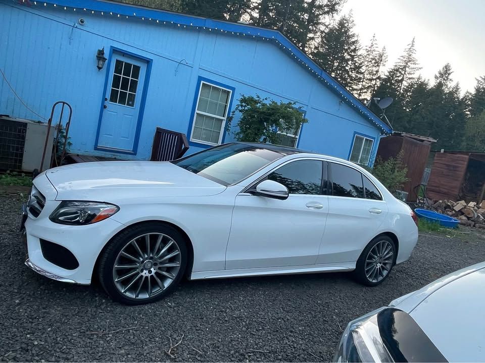 Used 2017 Mercedes-Benz C 300 4MATIC Sedan image 5