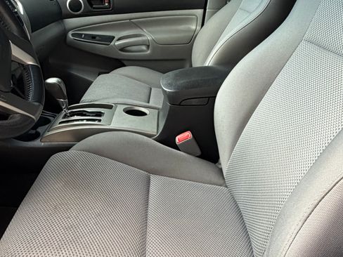Used 2015 Toyota Tacoma PreRunner w/ TRD Sport Package RWD image 8