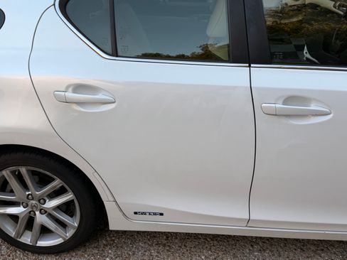 Used 2015 Lexus CT 200h w/ Navigation Package FWD image 12