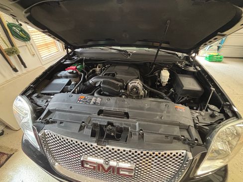 Used 2014 GMC Yukon XL Denali AWD/4WD image 2