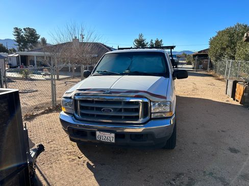 Used 2002 Ford F250 2WD Crew Cab Super Duty image 4