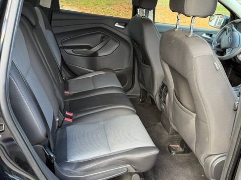 Used 2017 Ford Escape SE image 15