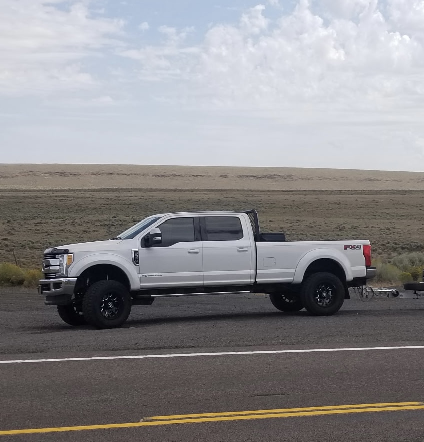 Used 2017 Ford F350 Lariat w/ Camper Package AWD/4WD image 17